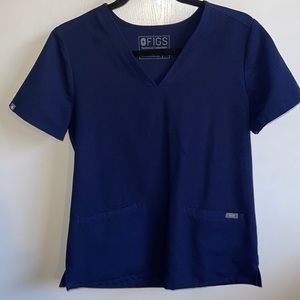 Size small figs navy top